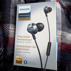 PHILIPS Pro Wired Earbuds